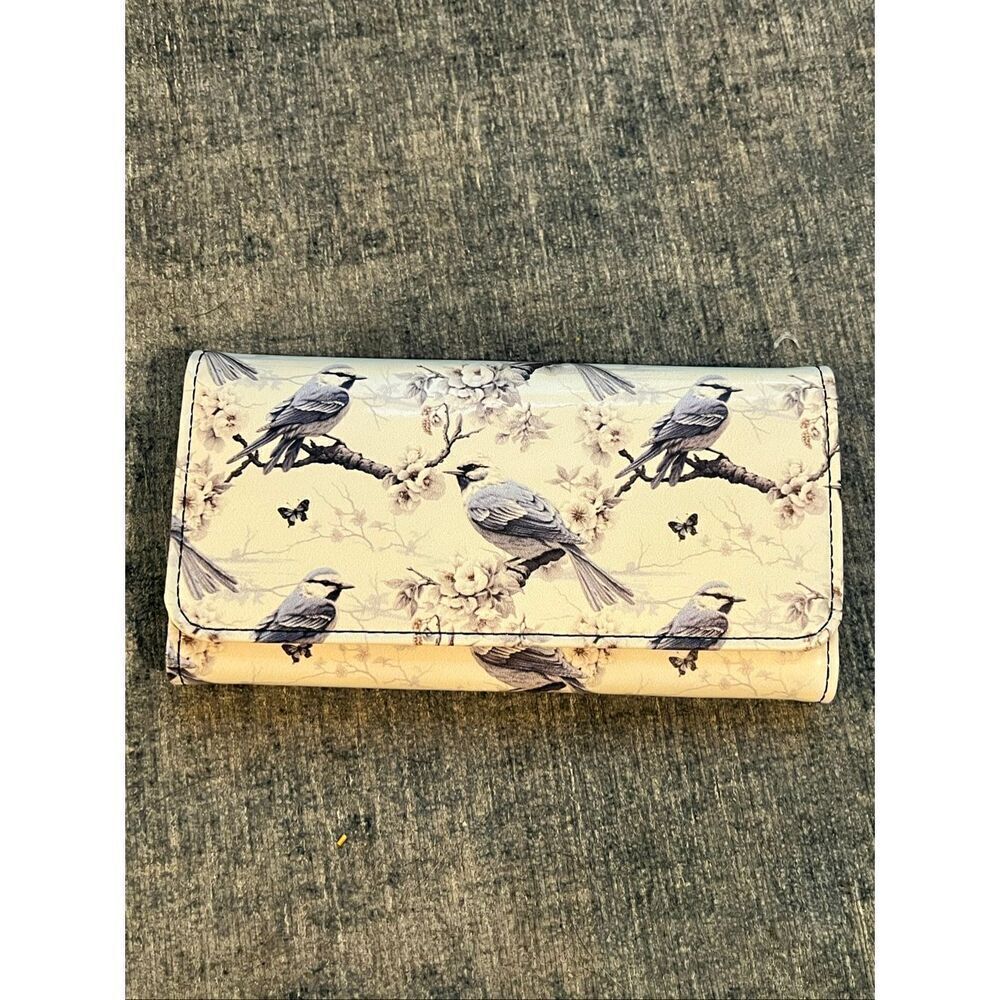 Jolamirel Ivory White Countryside Blue Floral Bird Trifold Clutch Wallet